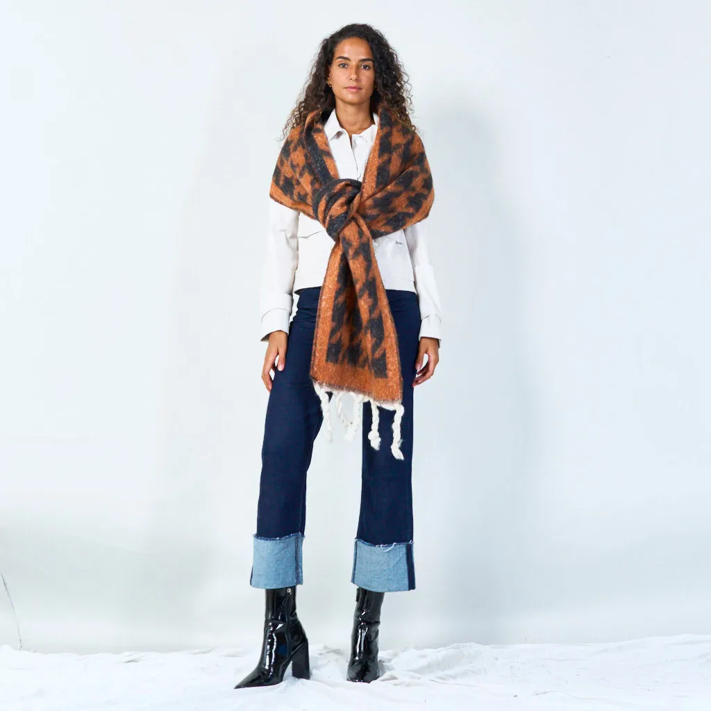Bold houndstooth pattern scarf wholesale