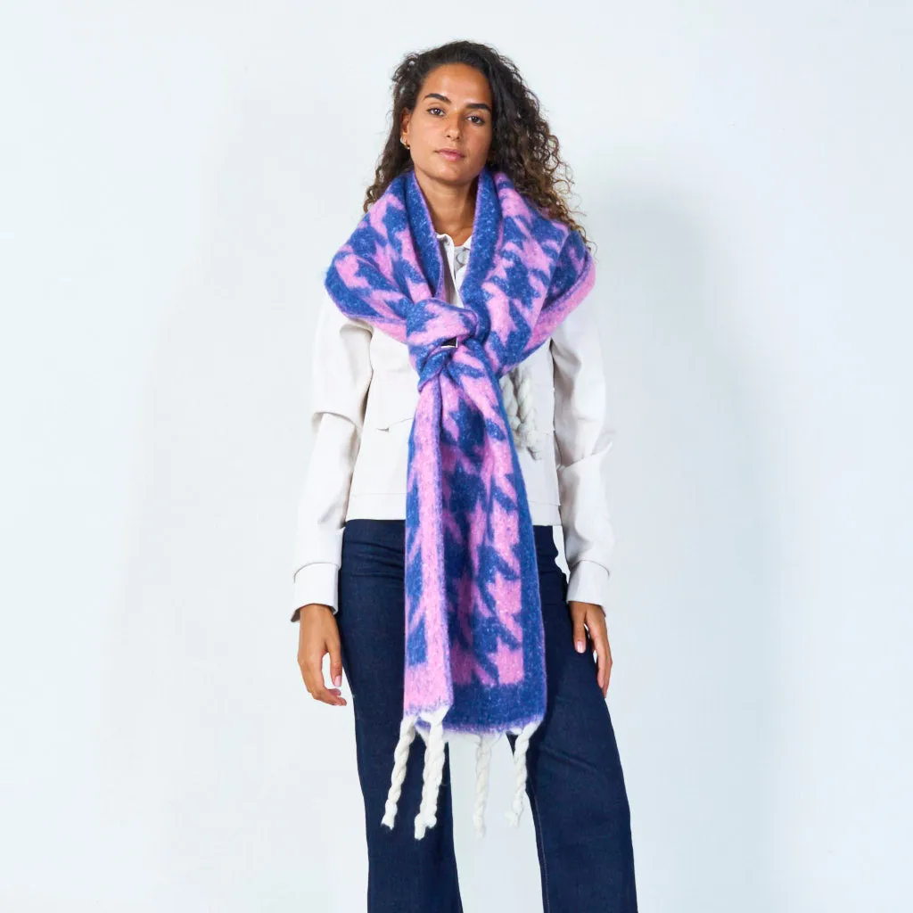 Bold houndstooth pattern scarf wholesale