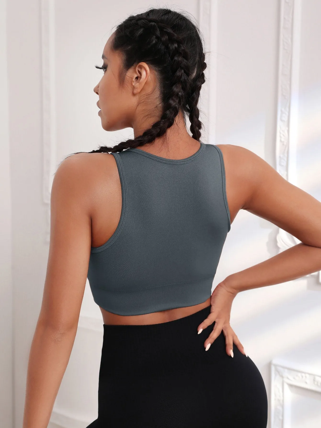 Letter Graphic Crop Active Tank Top SS23