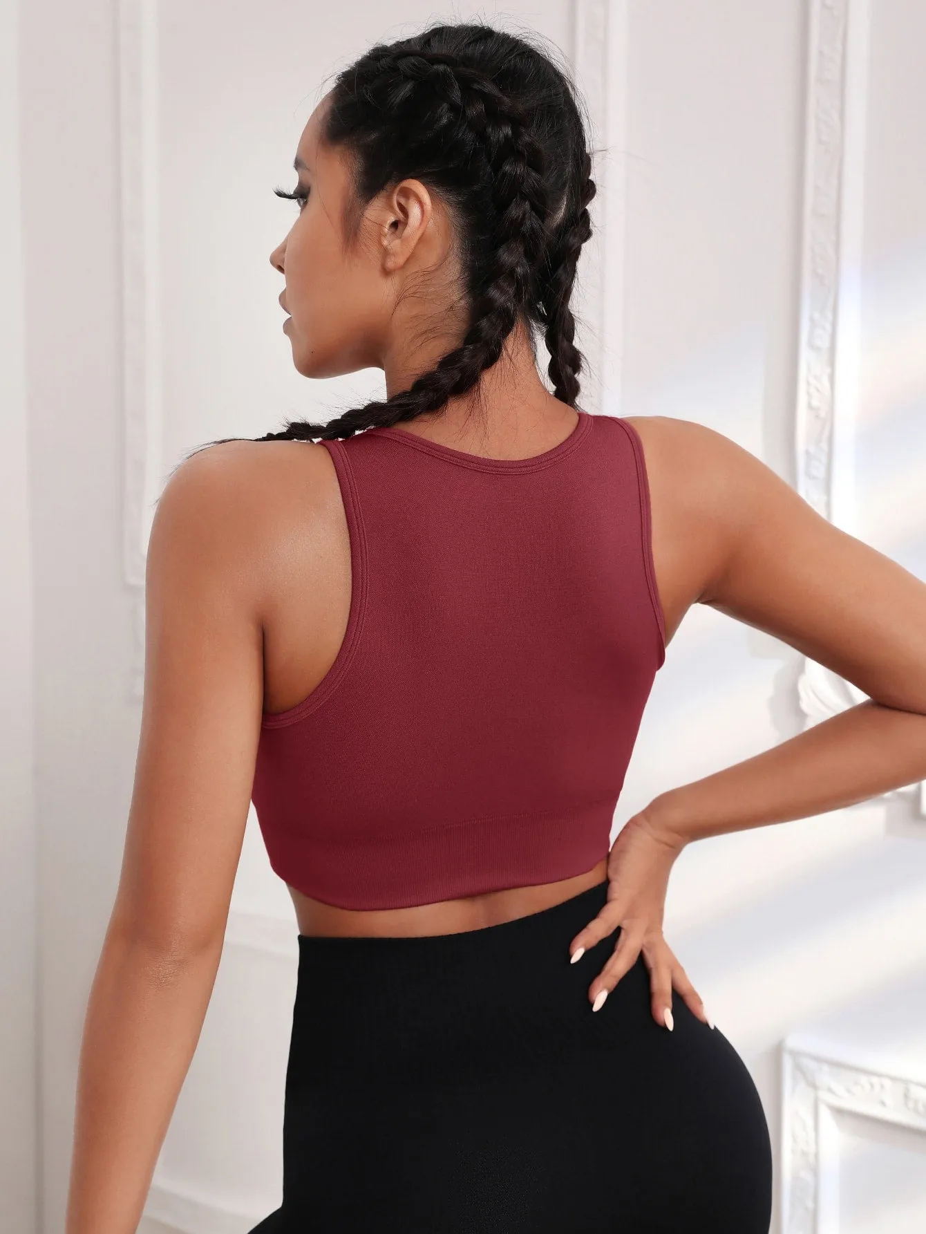 Letter Graphic Crop Active Tank Top SS23