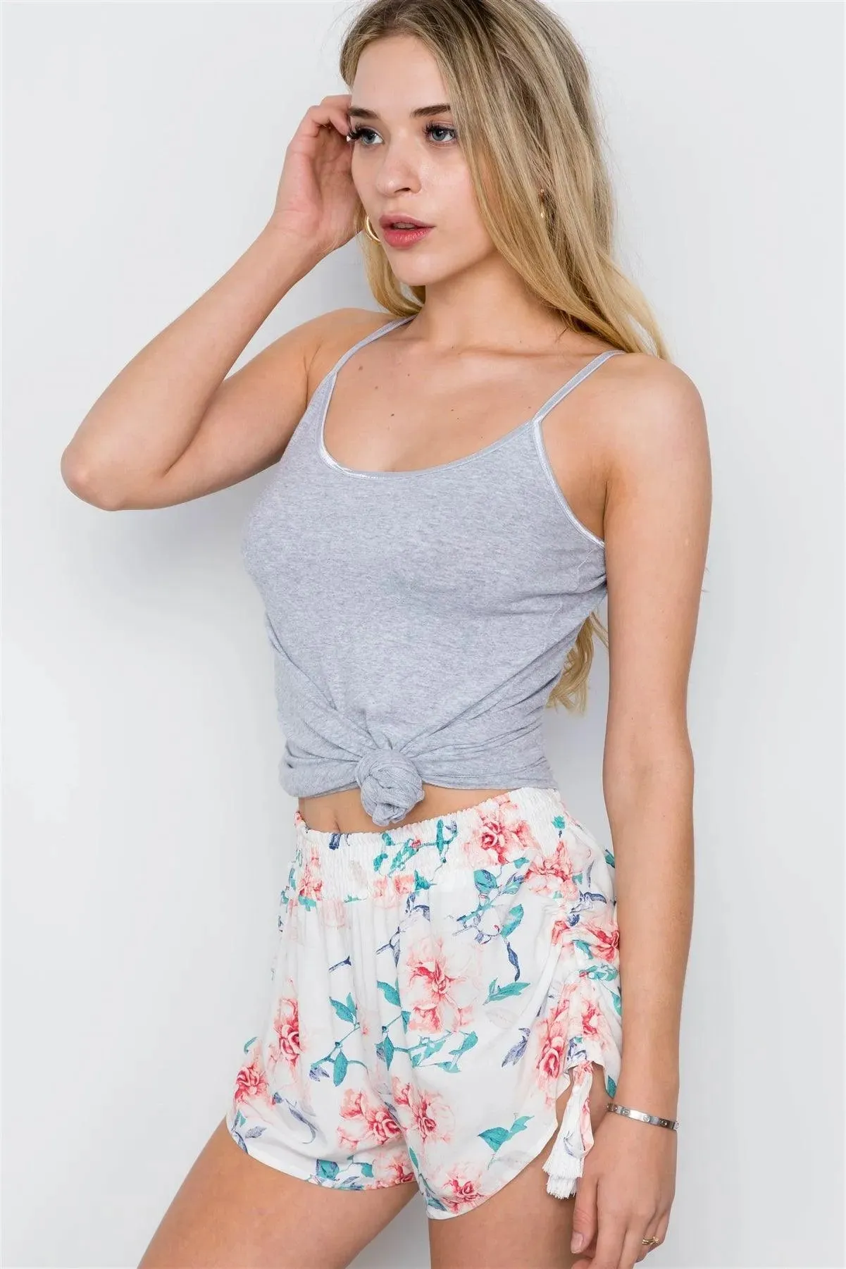Off White Floral Print Mid Rise Tassel Short / 1-2-2