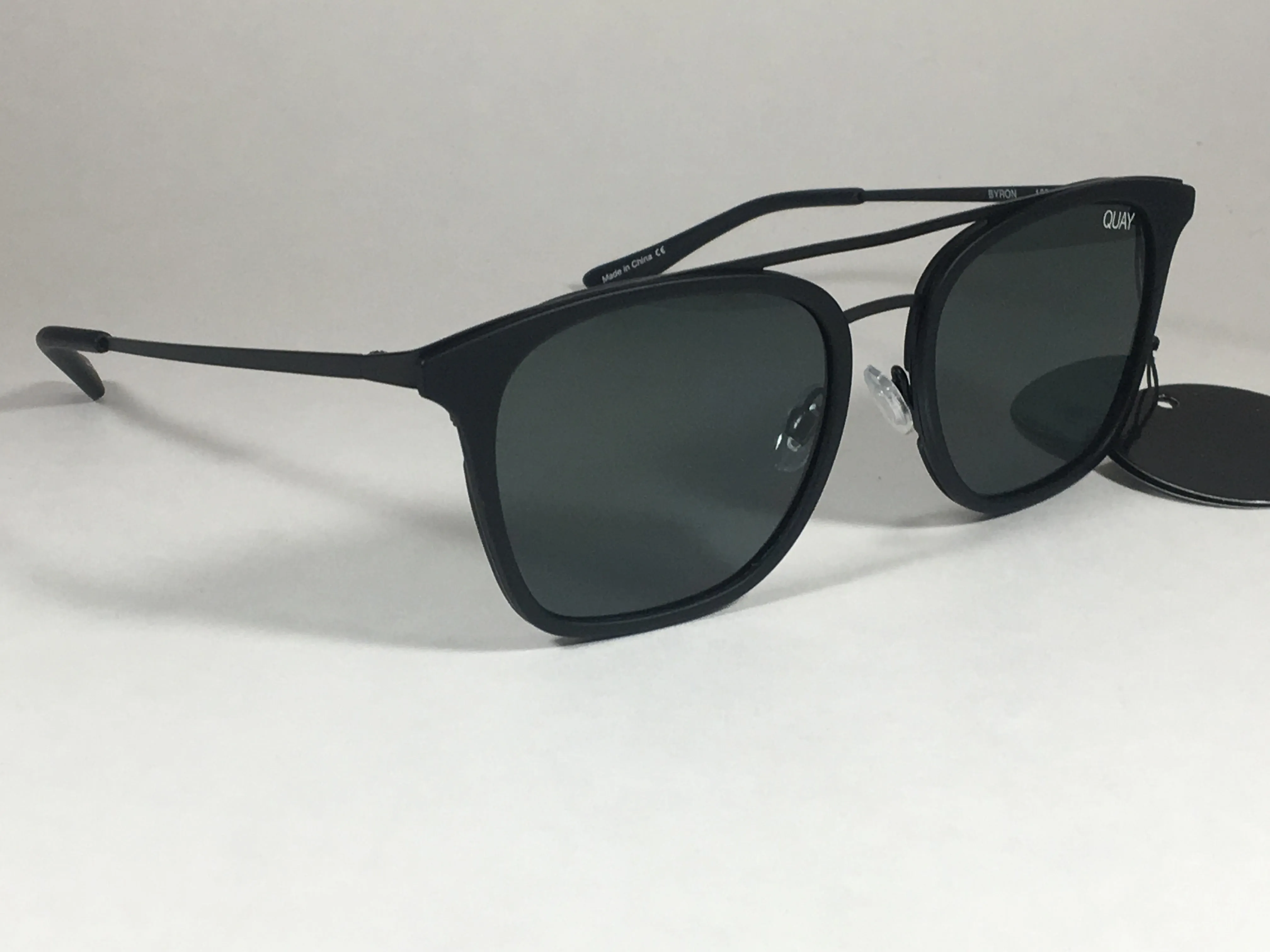 Quay Australia Byron Sunglasses QM000225 BLK/GRN Retro Brow Bar Gray Matte Black Metal Rounded Lens