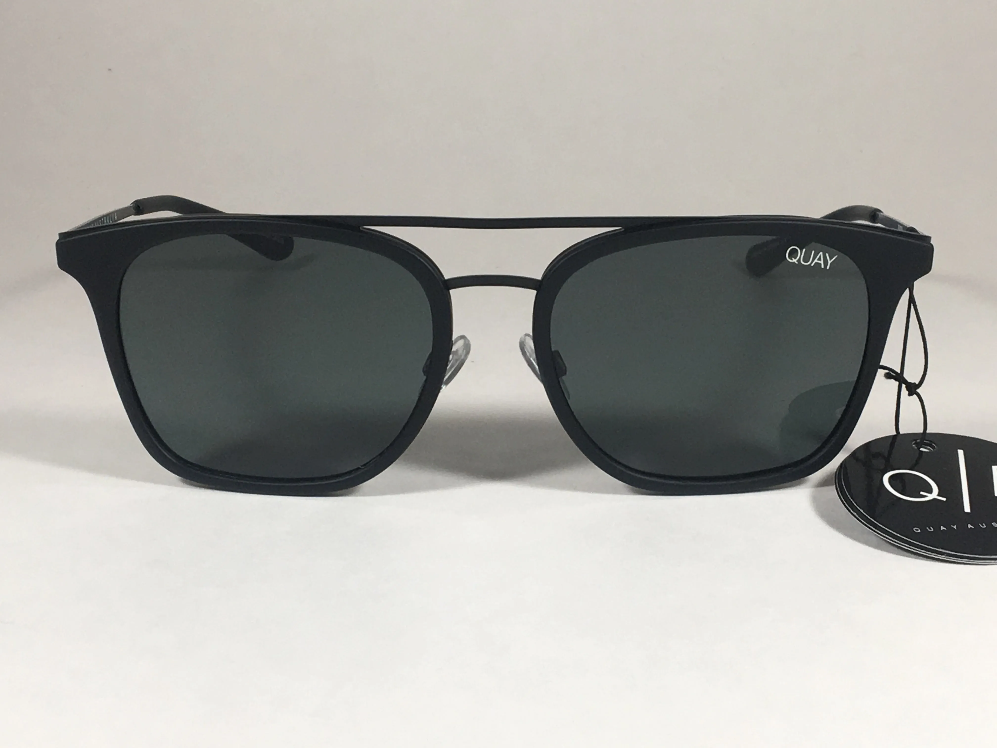 Quay Australia Byron Sunglasses QM000225 BLK/GRN Retro Brow Bar Gray Matte Black Metal Rounded Lens