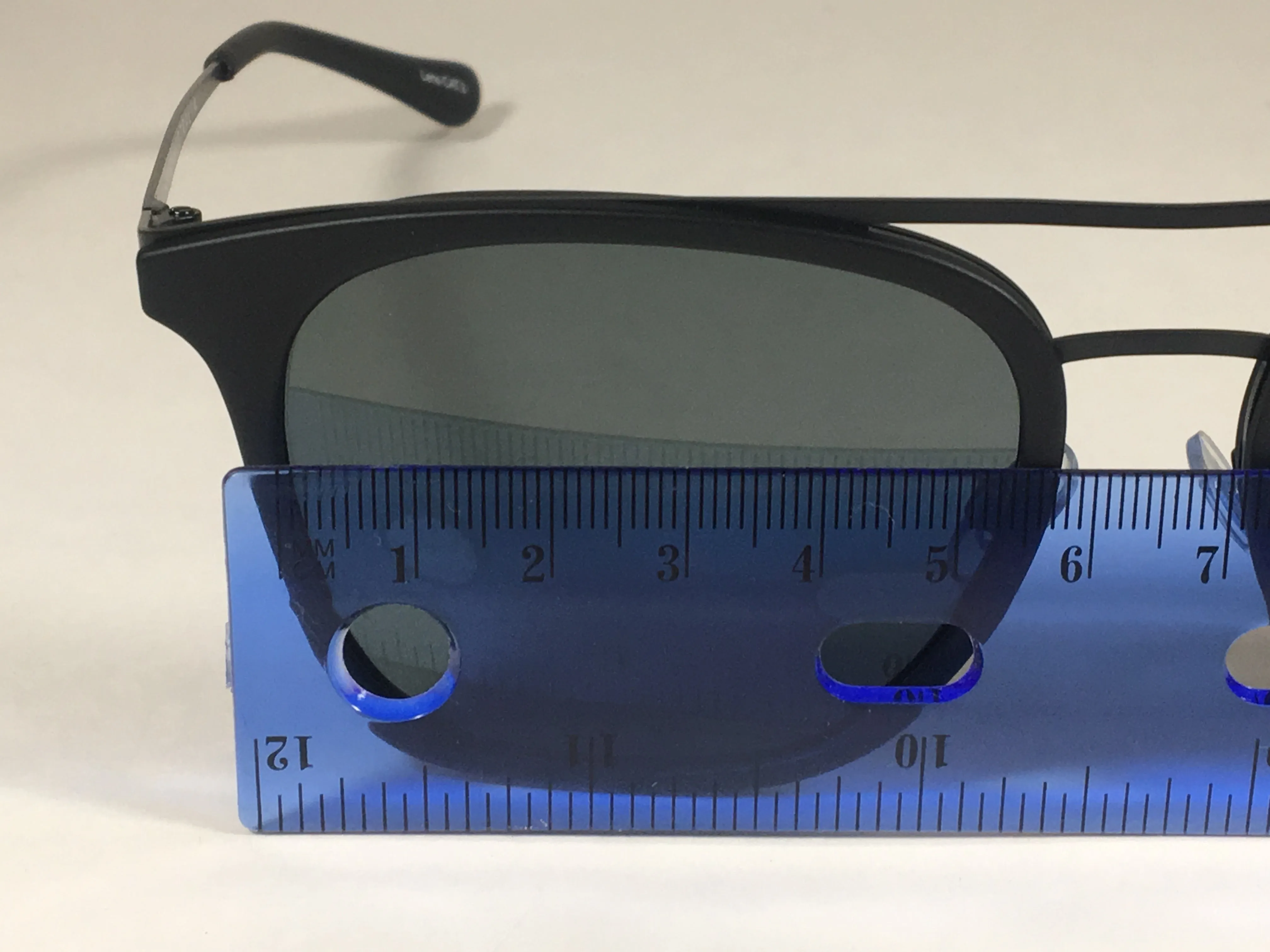Quay Australia Byron Sunglasses QM000225 BLK/GRN Retro Brow Bar Gray Matte Black Metal Rounded Lens