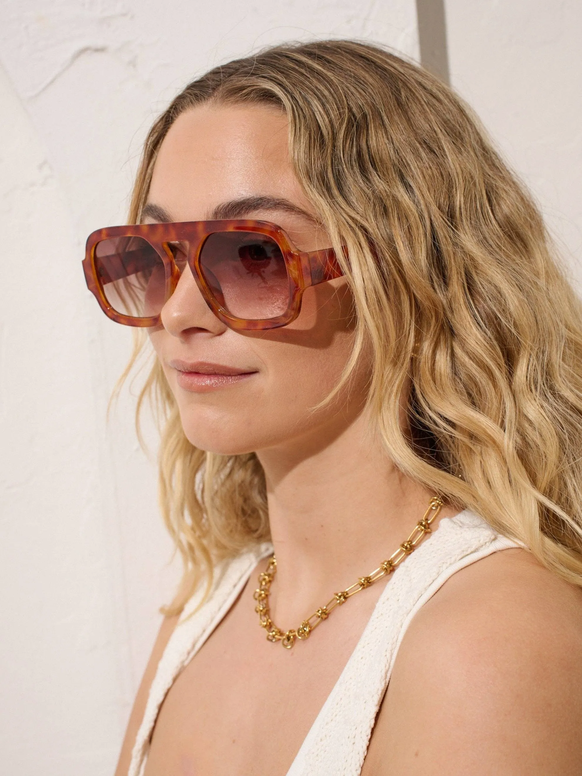 Retro Aviator Sunglasses in Vintage Tort