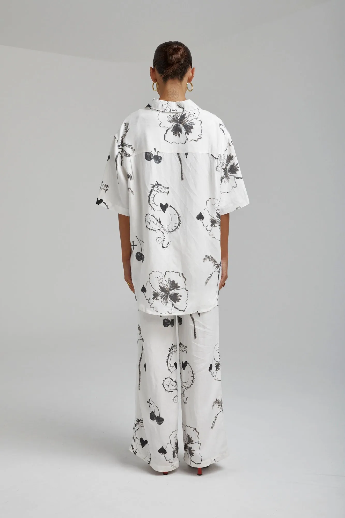 SUMMI SUMMI Womens Big Shirt Linen - Black Dragon Of Hearts