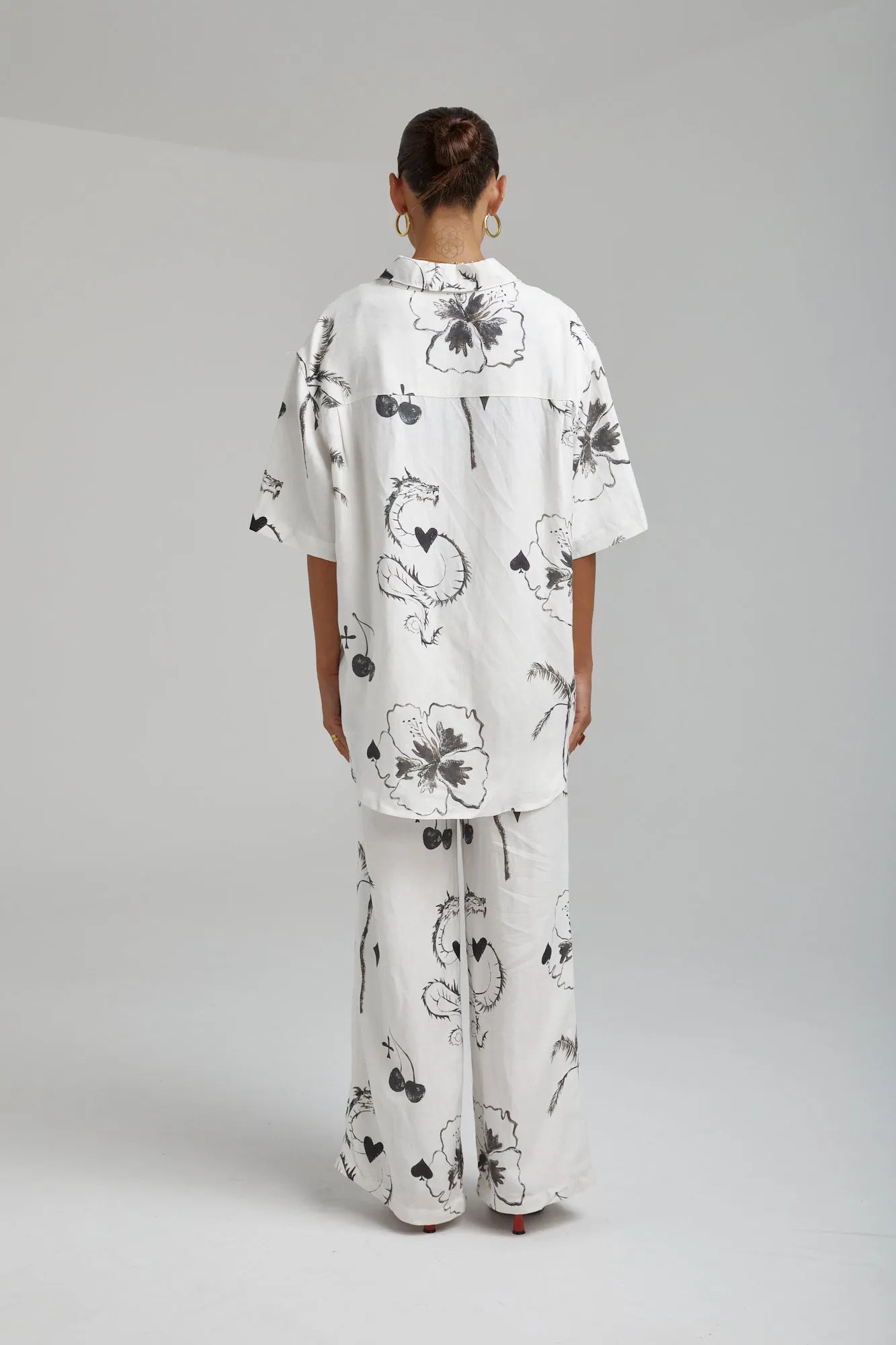SUMMI SUMMI Womens Big Shirt Linen - Black Dragon Of Hearts