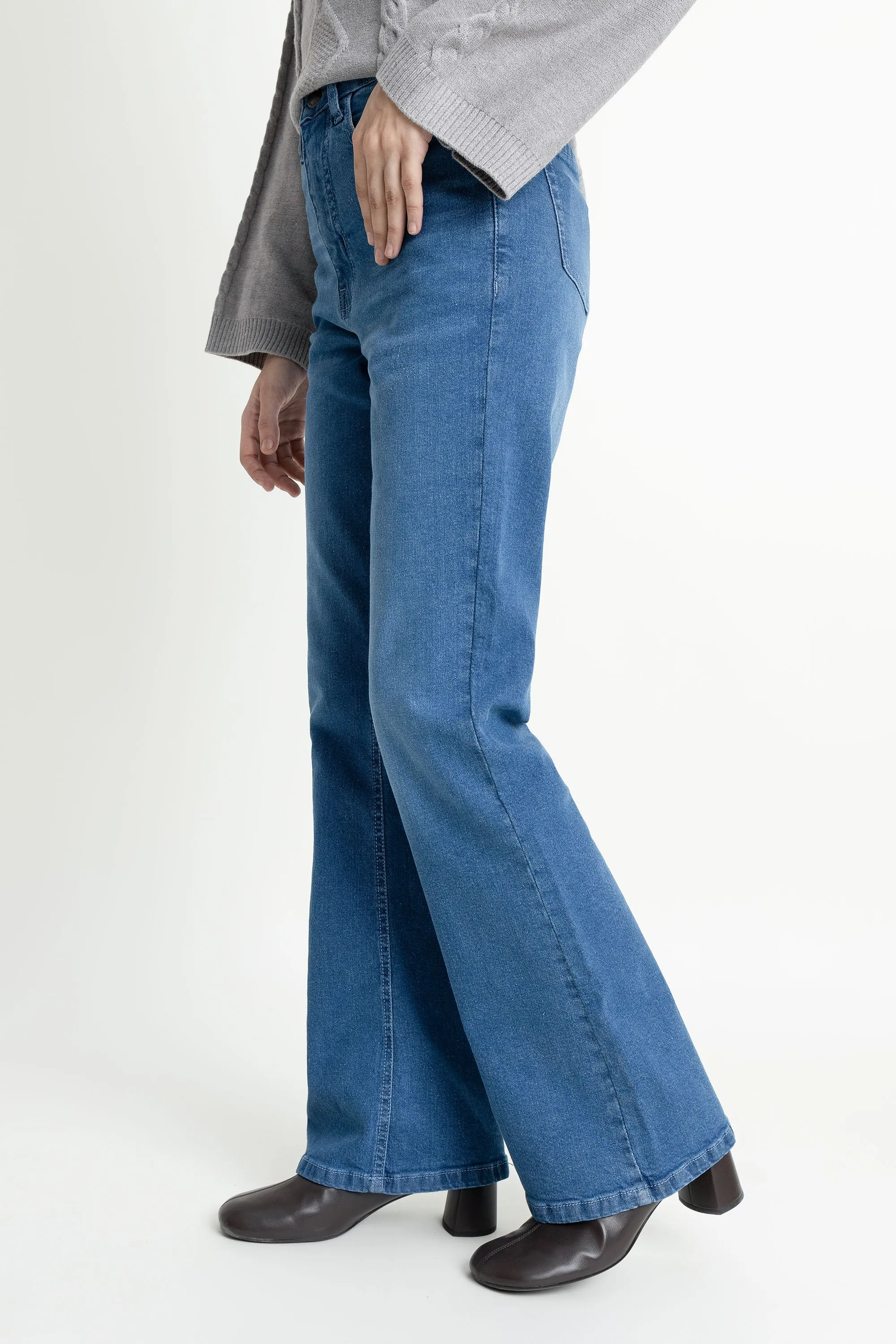 The Light Wash Bootcut Jeans